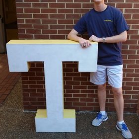 Grayson Noah’s headshot.