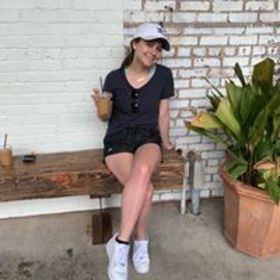 Carly Travis’ headshot.