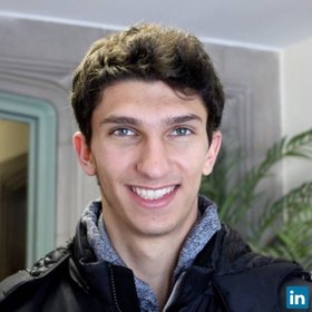 Daniel Marcos Schwaycer’s headshot.