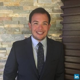 Daniel Quevedo’s headshot.