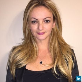 Luminita Burlacu’s headshot.