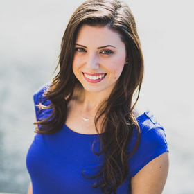 Amanda White’s headshot.