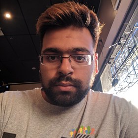 Izaan Kamal’s headshot.