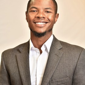 Lewis Harris’ headshot.