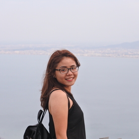 Uyen Le’s headshot.