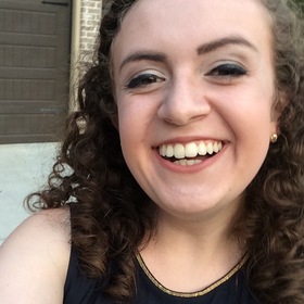 Laura Floyd’s headshot.