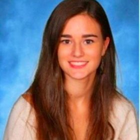 Lyndsie Pizzarelli’s headshot.