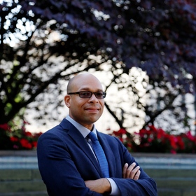 Neill Davis’ headshot.