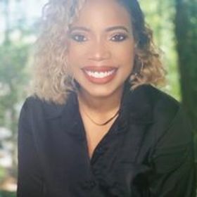Mercedes Smith