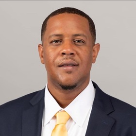 Vernon Phillips’ headshot.