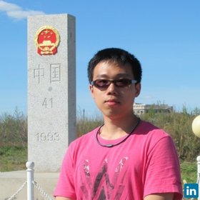 Hongyang Wang’s headshot.