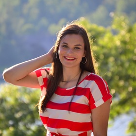 Resa Carroll’s headshot.