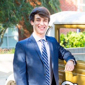 Antonio  Leal’s headshot.