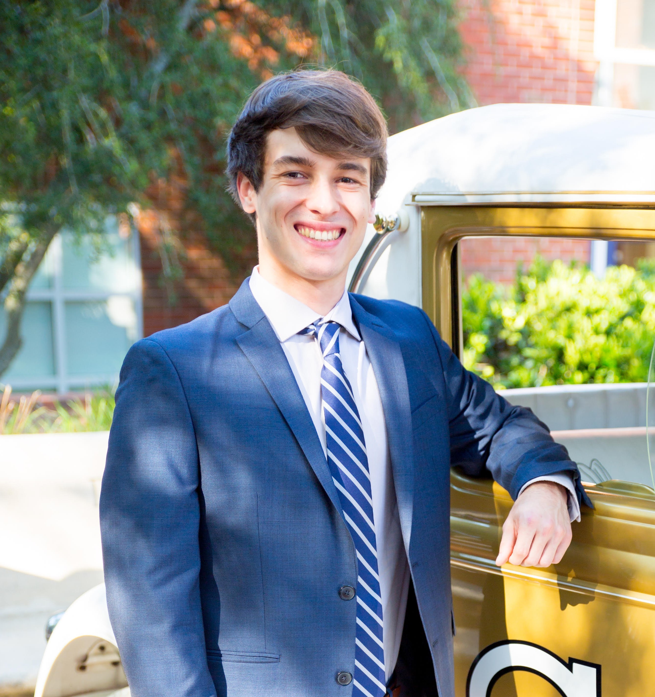 Placeholder headshot for Antonio  Leal.