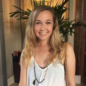 Caroline McKenzie’s headshot.