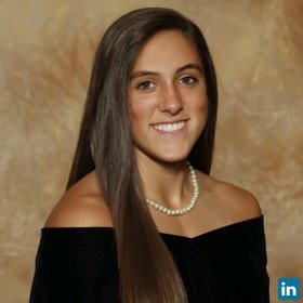 Argyro Kosmakos’ headshot.