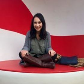 Yaraisy Espino Medina’s headshot.