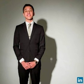 Ryan de Louis’ headshot.