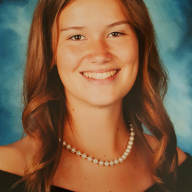 Lindsey Stowell’s headshot.