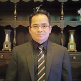 Tu Tran’s headshot.