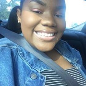 Demeah Thomas’ headshot.