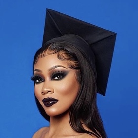 Melanie Davis’ headshot.