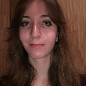 Carly Masters’ headshot.