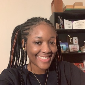 Nakyhia Pennington’s headshot.