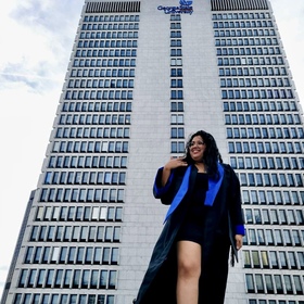 Sandra Mata’s headshot.