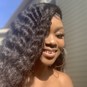 Omobolanle Abe’s headshot.