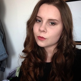 Colleen De Bernardis’ headshot.