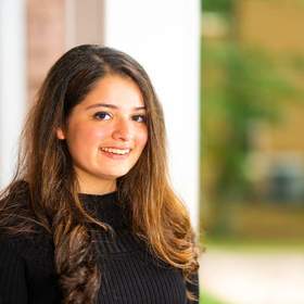 Zyra Shahbazi’s headshot.