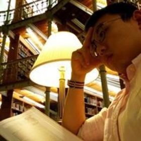 Teng Xue’s headshot.