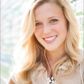 Molly Ray’s headshot.