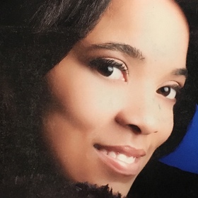 Khadejia Viveros Jimenez’s headshot.