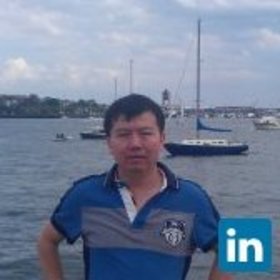 Yiqiang Wang’s headshot.