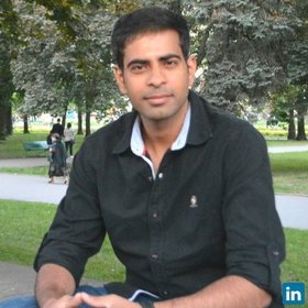 Piyush Makhija’s headshot.