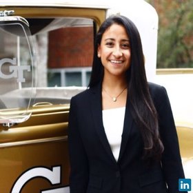 Laura Segura’s headshot.