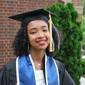 Lian Randle’s headshot.