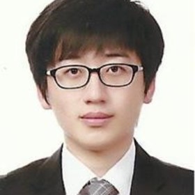Jung Hyun Kim’s headshot.