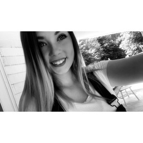 Hannah Deamer’s headshot.