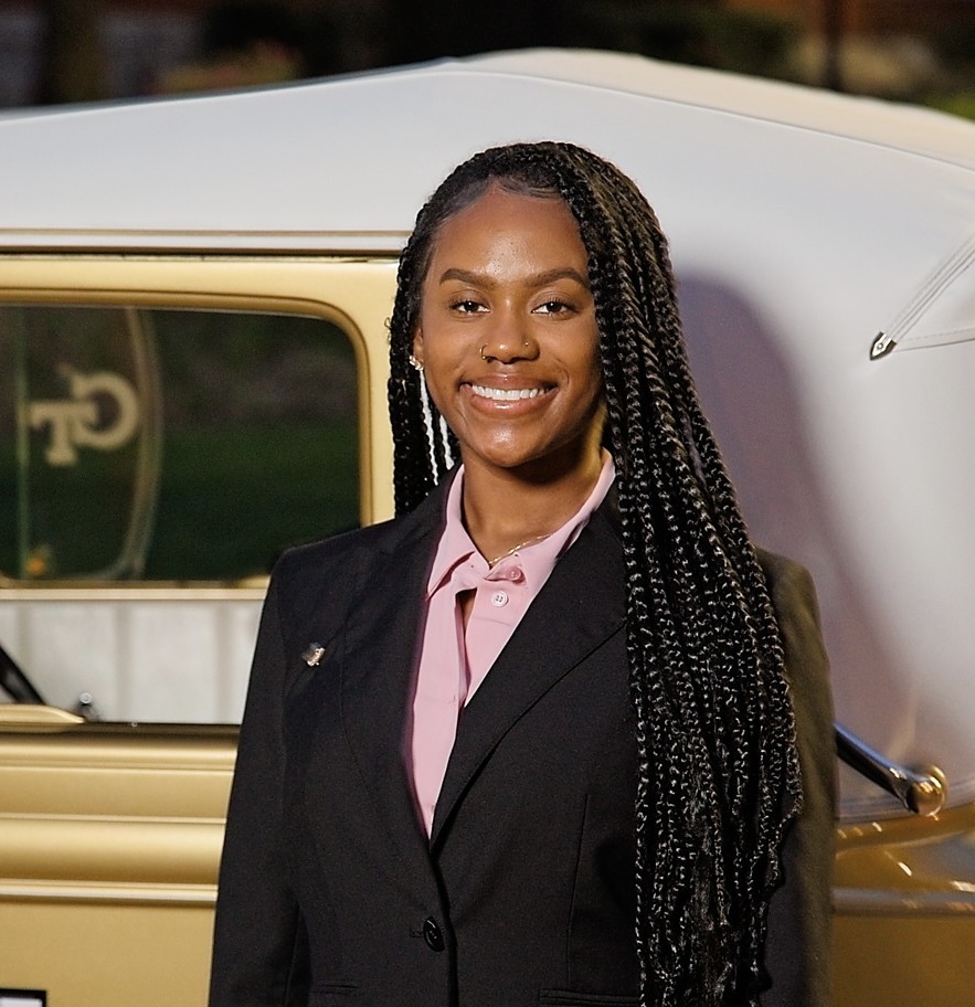 Placeholder headshot for Liana Poole.