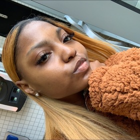 Dayna Simmons’ headshot.