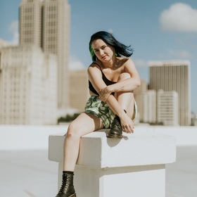 Libby Seger’s headshot.