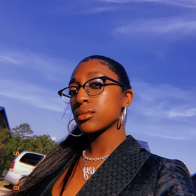 Niyla Glover’s headshot.