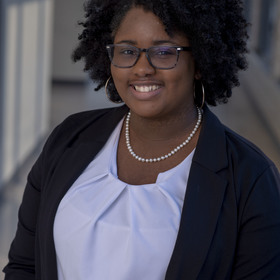 Symphoni Fox’s headshot.