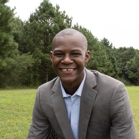 Jamar Carlisle’s headshot.