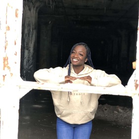 Jnai Honor’s headshot.