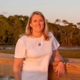 Melissa Rockwell’s headshot.