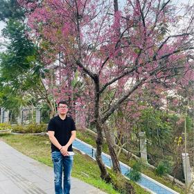 Triet Nguyen’s headshot.